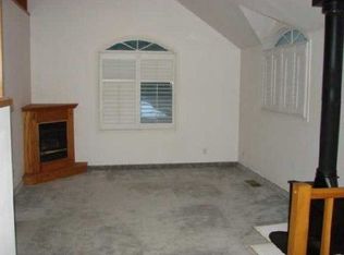 138 Sunrise Dr, Mount Shasta, CA