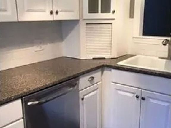 4th image of 396 Twin Lakes Dr Unit 396