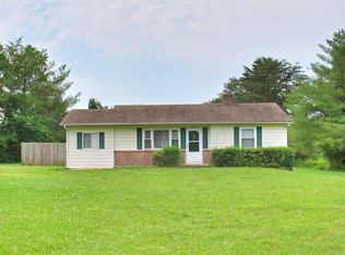 2878 Amber Ln, Winston Salem, NC 27105