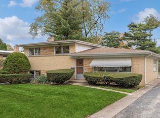 200 Sunset Dr, Wilmette, IL