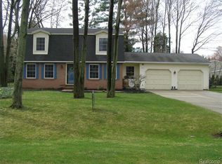 4171 Quaker Hill Dr, Fort Gratiot, MI 48059