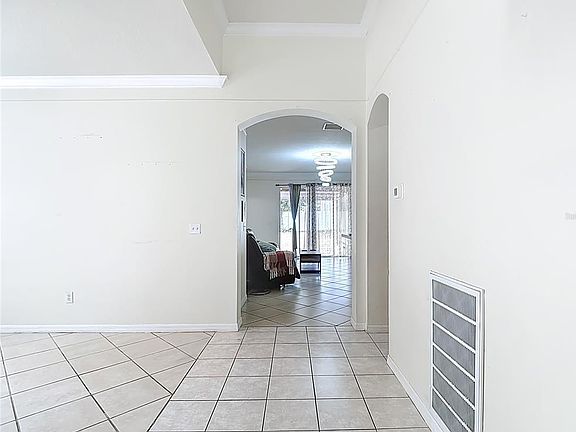 4th image of 221 Fairmont Dr