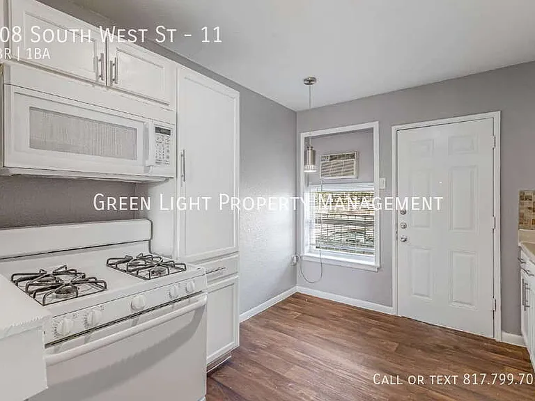 308 S West St #11 — Photo 7