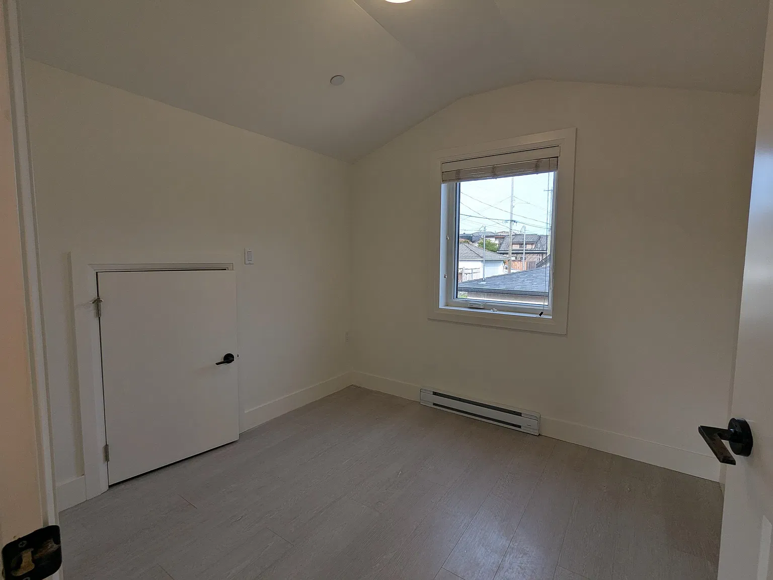 2 bed, 800 sqft, $1,980 — Photo 3