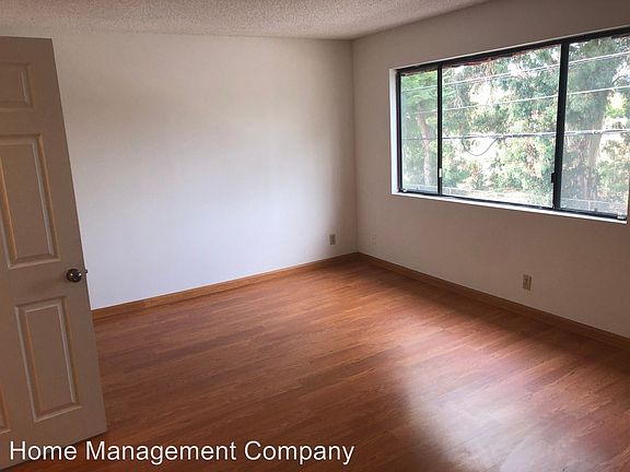 3rd image of 11318 Ohio Ave Unit 2