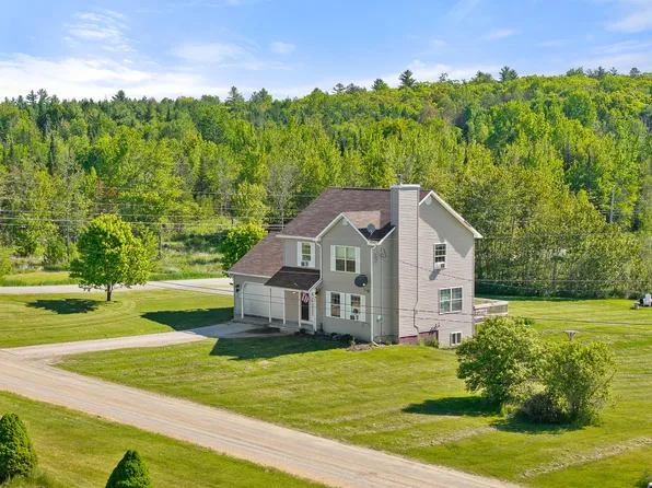 4 Maefield Lane, Hudson, ME 04449