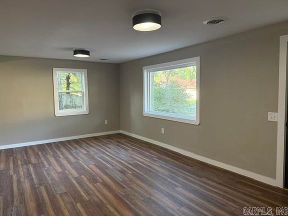 5th image of 1612 S Porter St