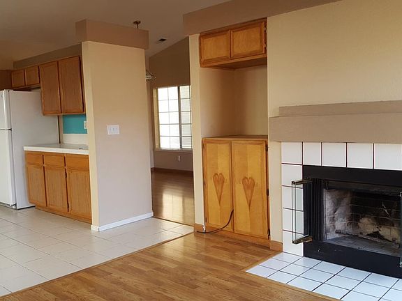 3rd image of 900 Laguna Ct