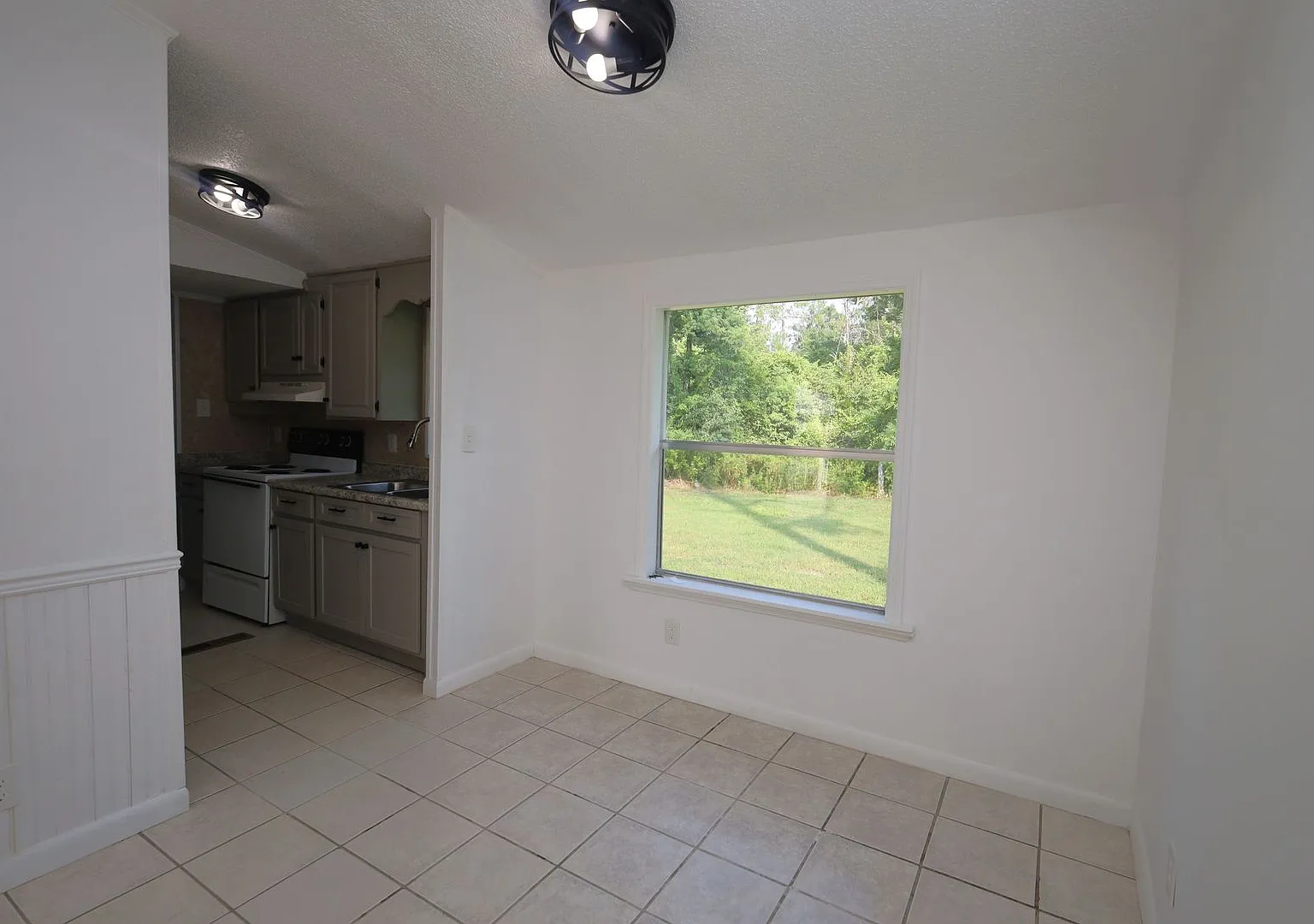 808 Penny Place — Photo 3