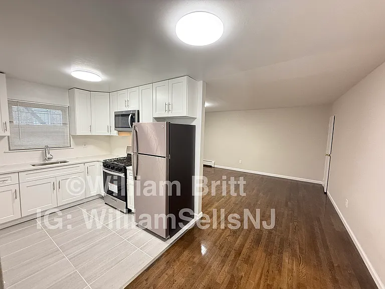 223 50th St #1A — Photo 5