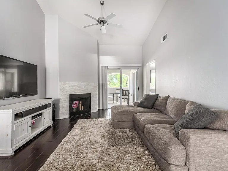 10401 N 52nd St #229 — Photo 5
