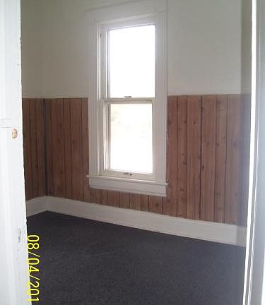 3rd image of 825 E 5th St APT 2