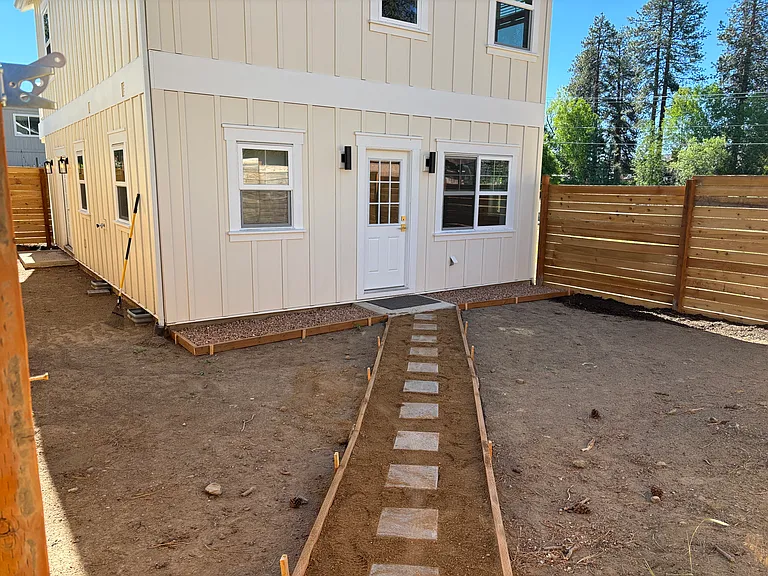480 SE Reed Market Rd #6 — Photo 40