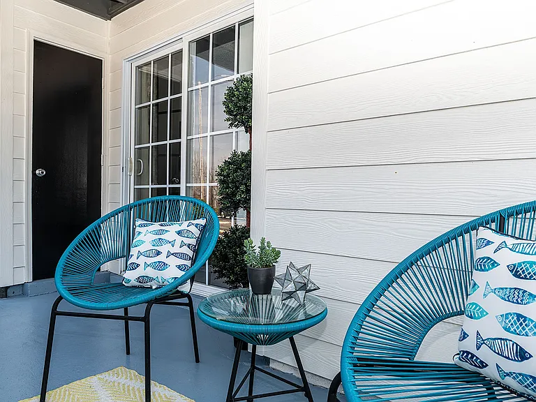 Private balcony/patio