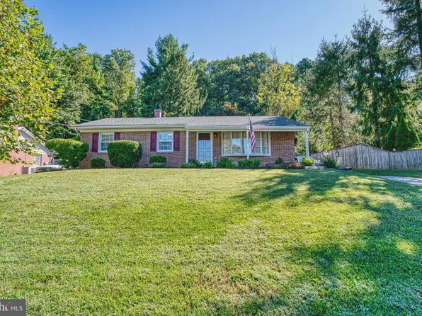 3 Glendorian Ct, Cockeysville, MD 21030