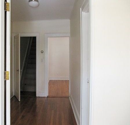 5th image of 26-28 Manhattan Ave