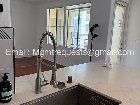 4th image of 3321 Watermarke Pl