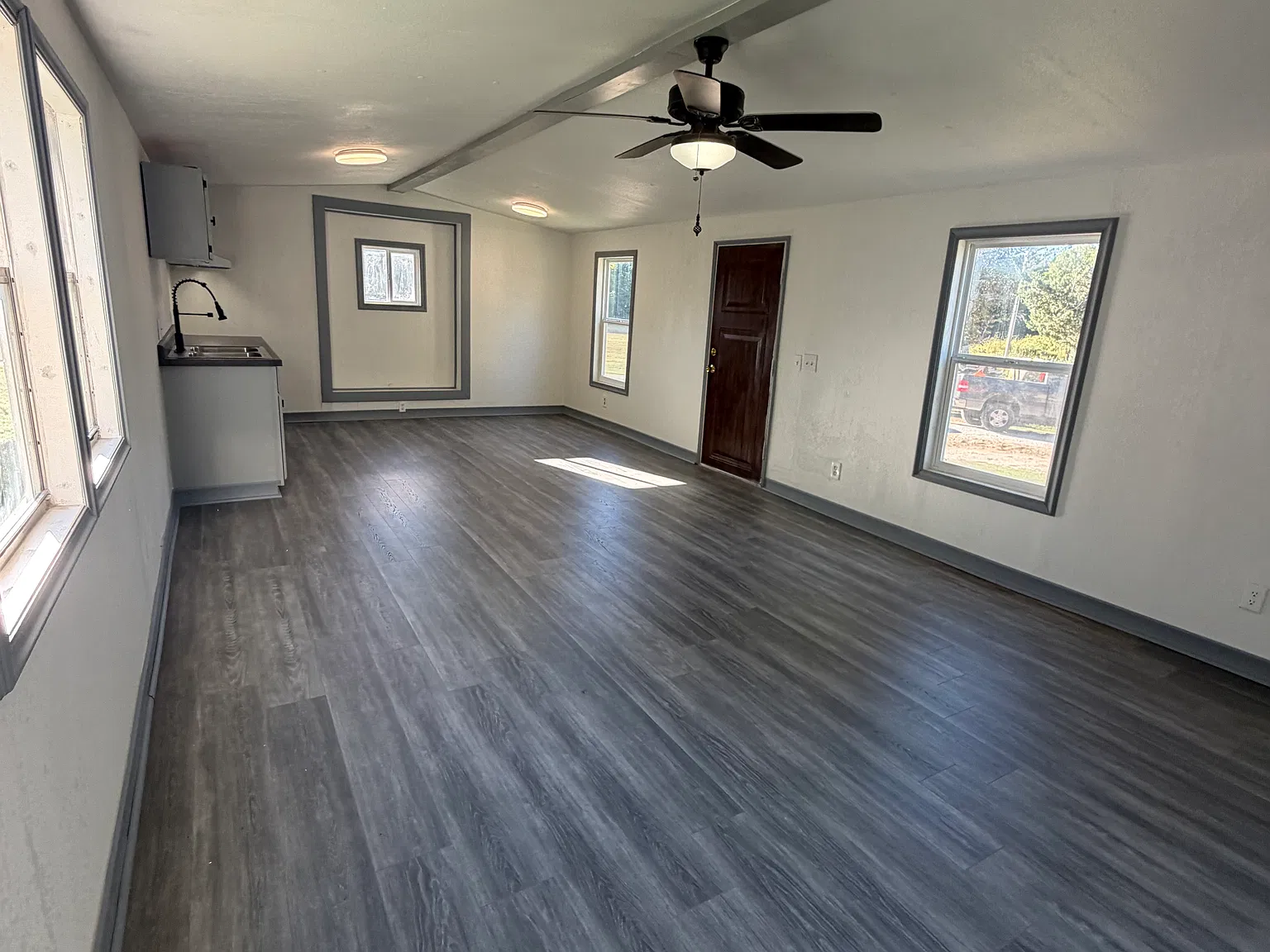 2 bed, $1,000 — Photo 1