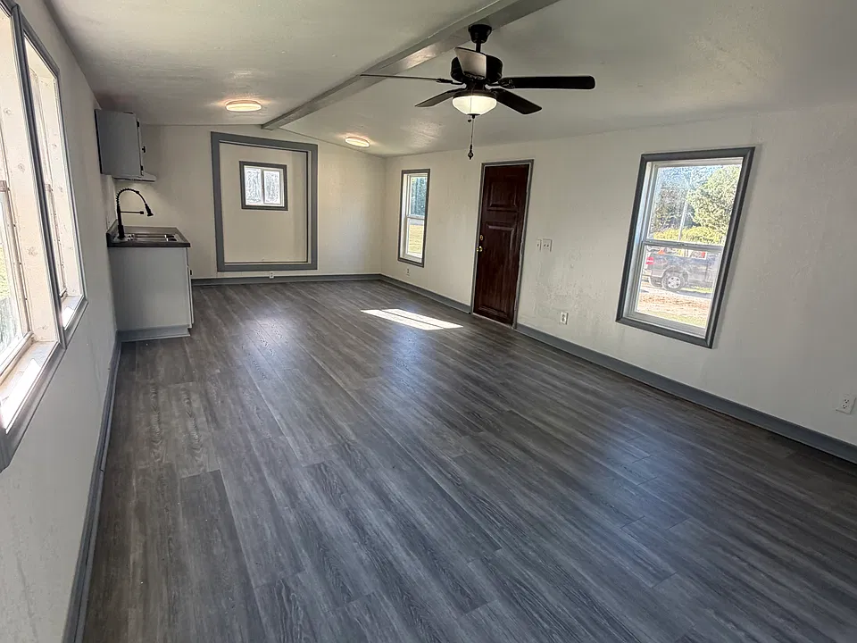 4305 Tiffany Ln