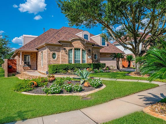 2nd image of 12518 Rosewood Way Ln