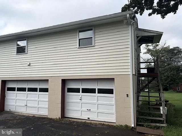 1st image of 271 Redwood Dr APT A