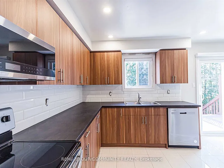 1138 Thimbleberry Cir — Photo 13