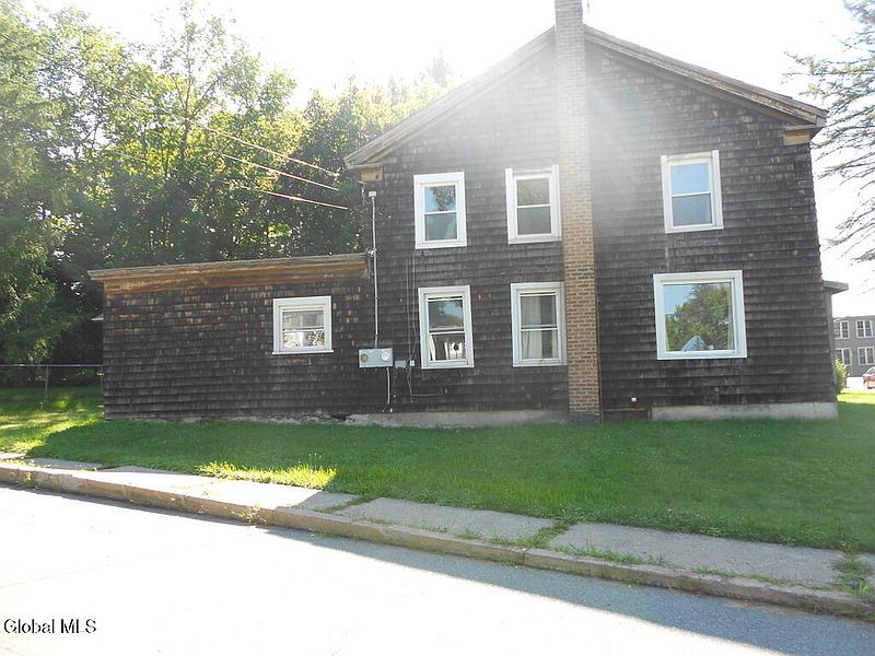 4th image of 22 Lake Street