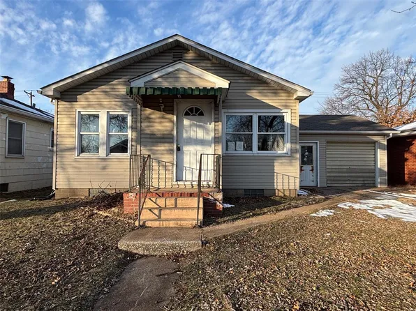 511 E Penning Ave, Wood River, IL 62095