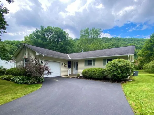 16 Grannan Dr, Corning, NY 14830