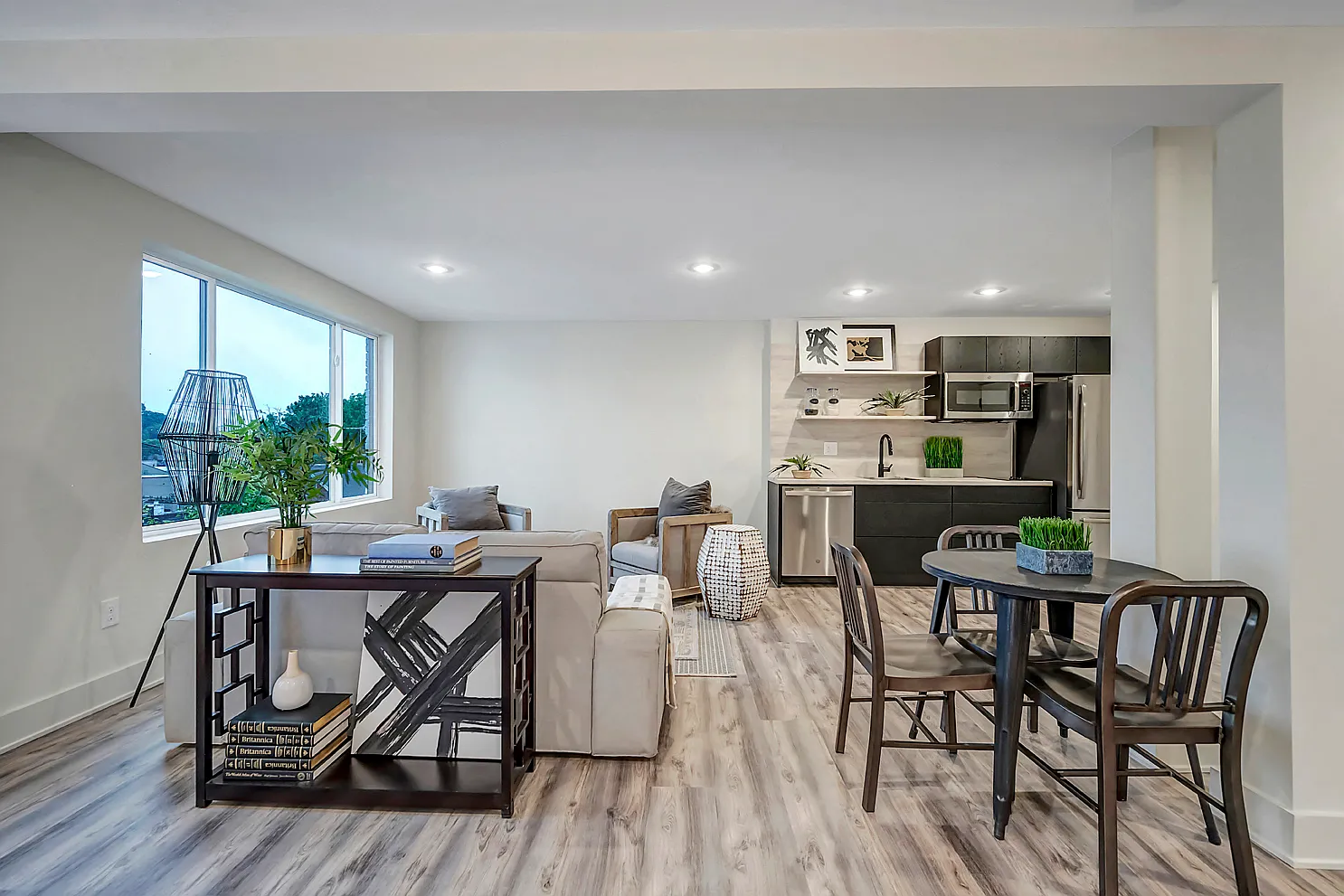 31Sixty Linwood — Photo 1