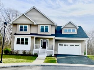 22 Woodlands Rd, Salem, MA 01970