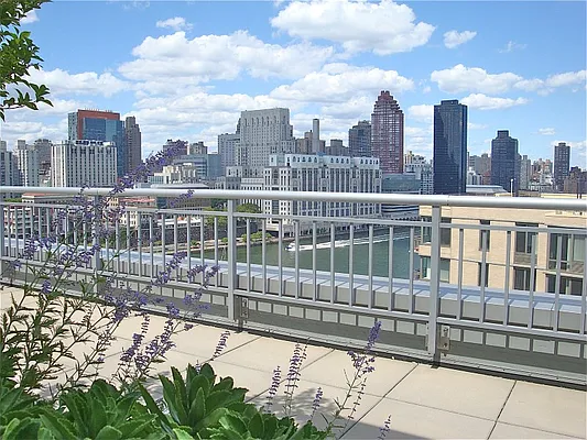 Rented by Sotheby's International Realty | media 34