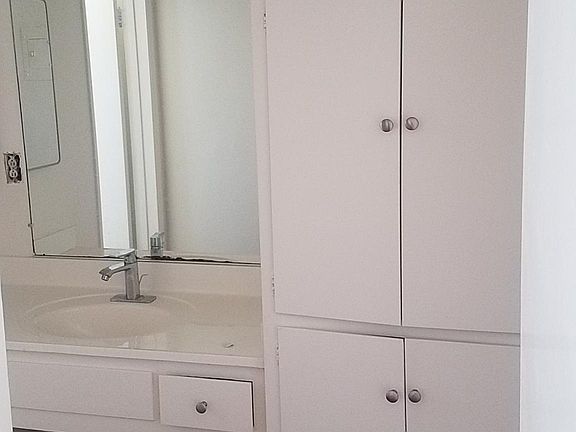 3rd image of 1300 N Laurel Ave #25