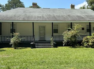 400 McGwigan St, Enfield, NC 27823