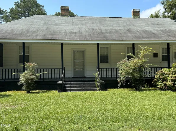 400 McGwigan St, Enfield, NC 27823