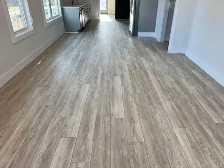 424 Main St — Photo 3