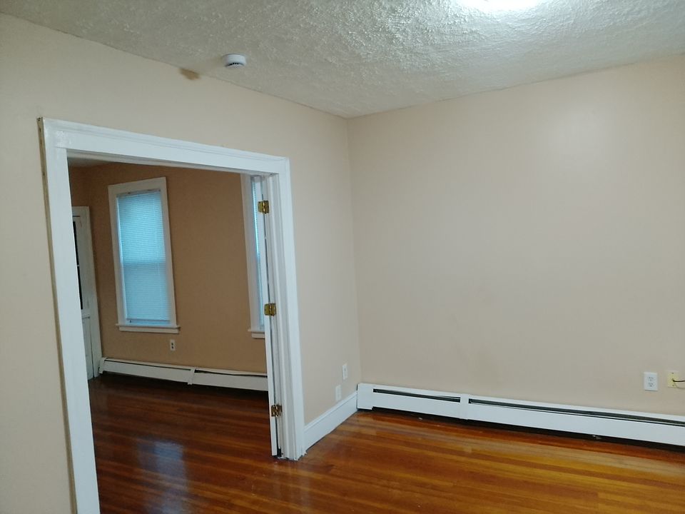 Building Photo 4