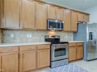 8318 Deerland Bluff Ln, Riverview, FL 33578