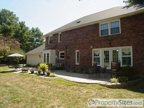 5th image of 270 Falaise Dr