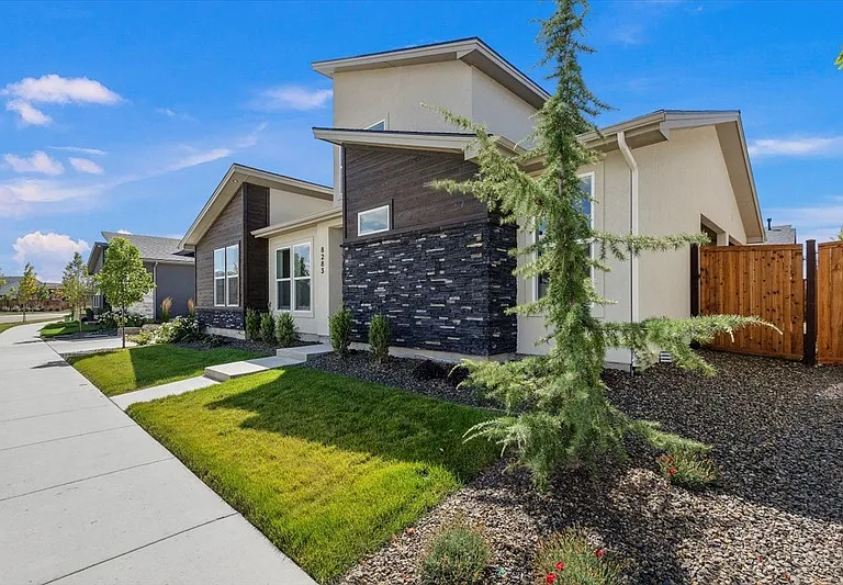 8283 W Shams Ln — Photo 34
