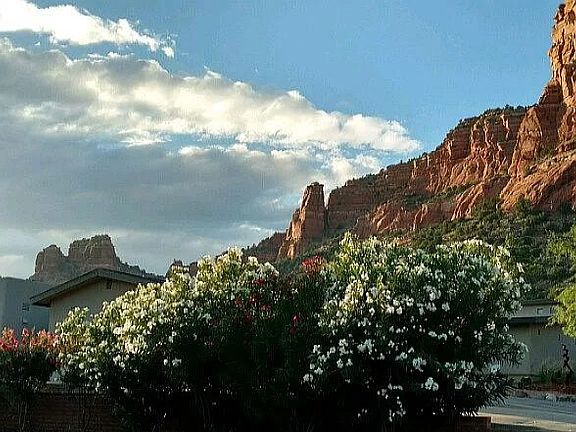 3rd image of 125 Courthouse Butte Rd