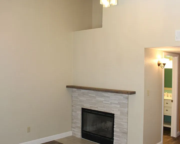 2600 Brookside Dr #12 — Photo 4