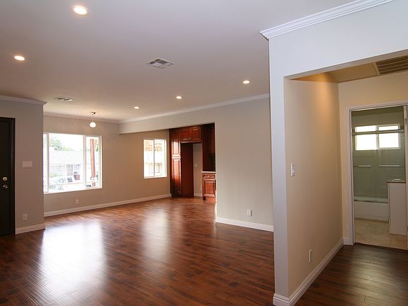 5th image of 10420 Floralita Ave