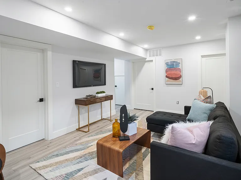 315 Pearl St #1 — Photo 24