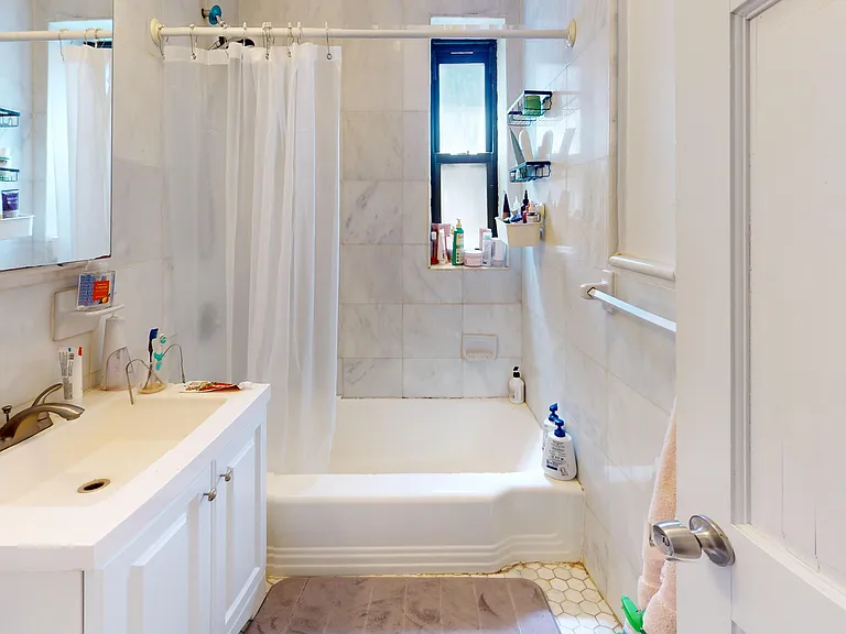163 W 17th St #5J — Photo 9
