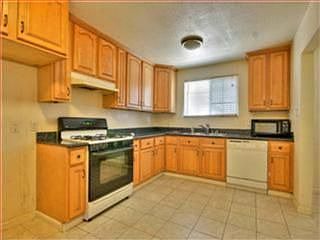 5th image of 374 McCreery Ave