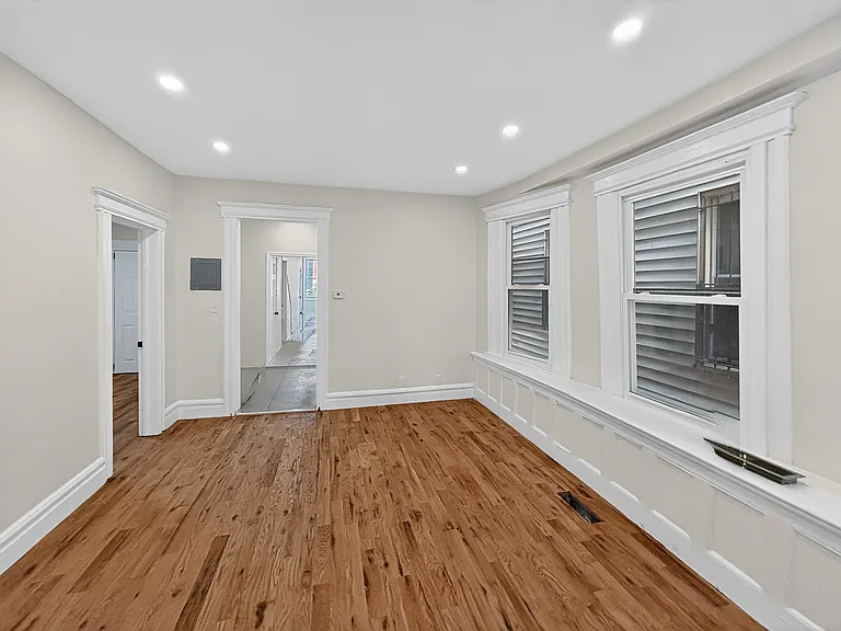 345 Walnut St #1R — Photo 36