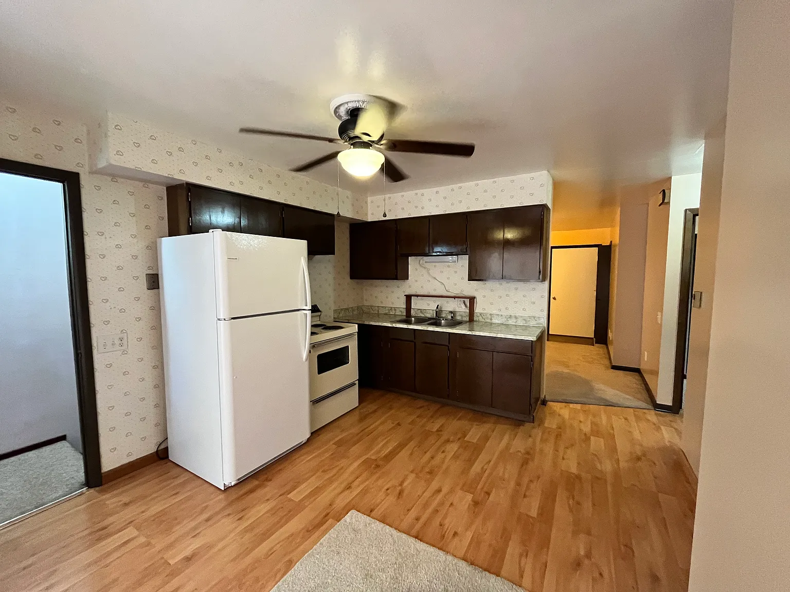 3 bed, 1158 sqft, $1,100 — Photo 2