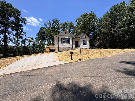 3rd image of 1980 Hillgate Ave