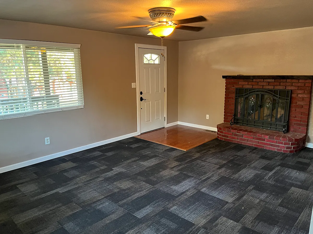 Living Room - 512 Imperial Ave